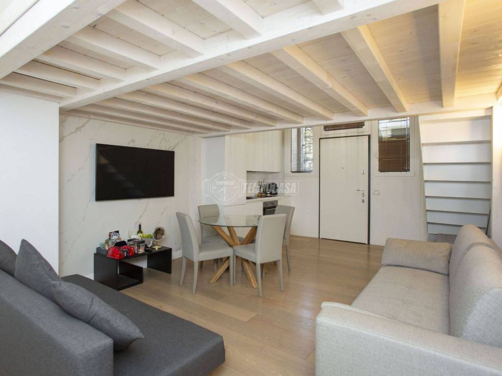 appartamento in vendita a Milano in zona Sempione