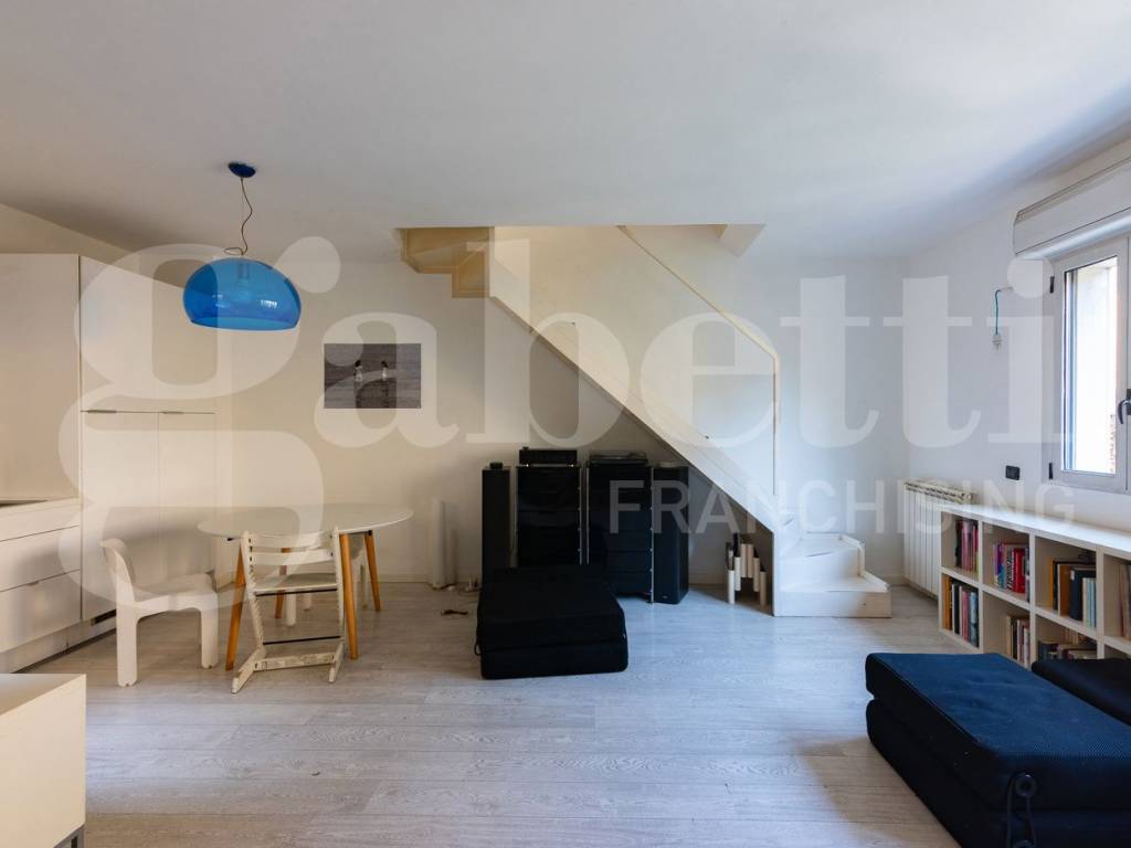 appartamento in vendita a Milano in zona Famagosta