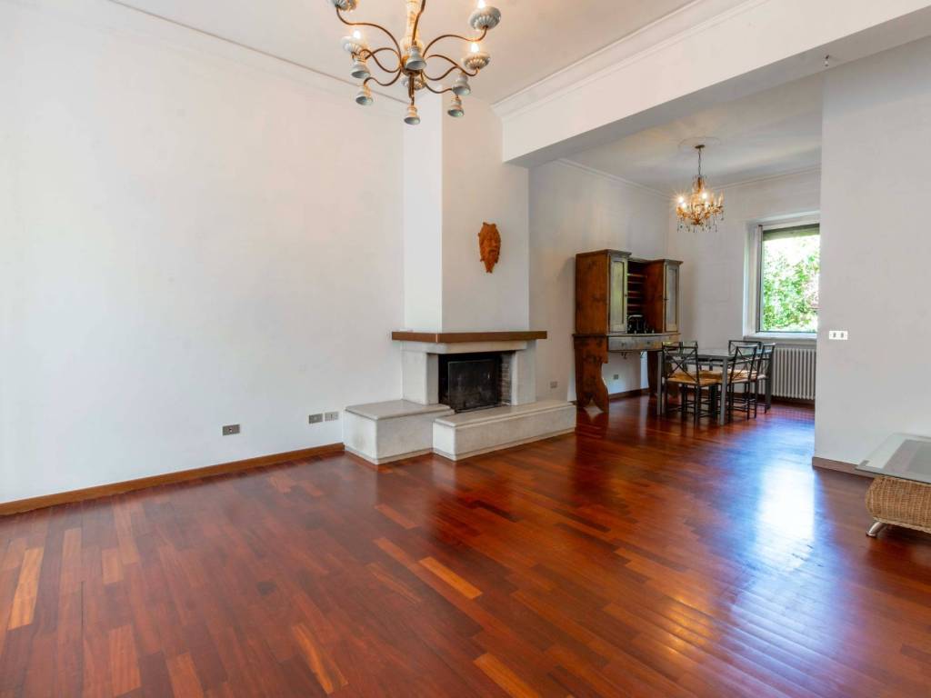 casa indipendente in vendita a Milano in zona Centro Direzionale