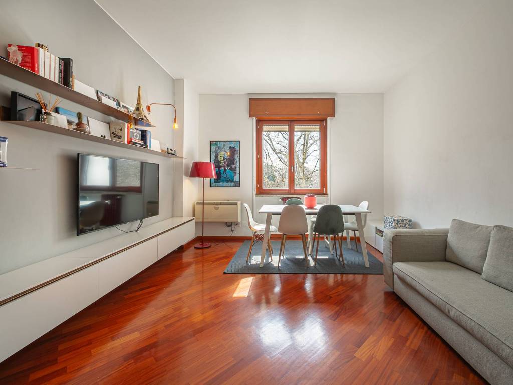 appartamento in vendita a Milano in zona Cagnola