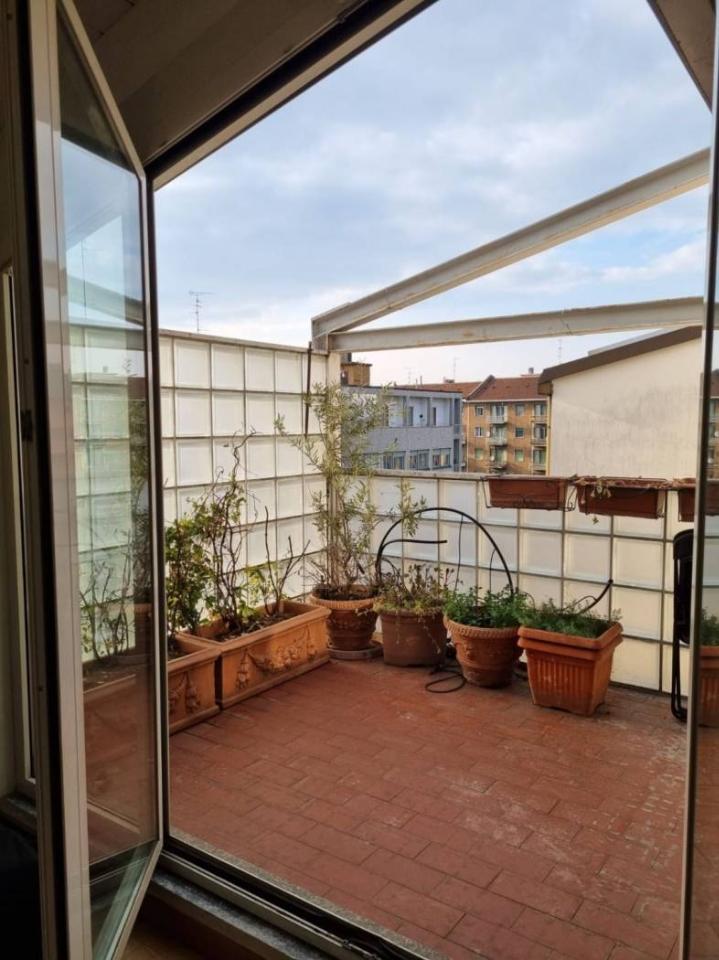 appartamento in vendita a Milano in zona Bocconi