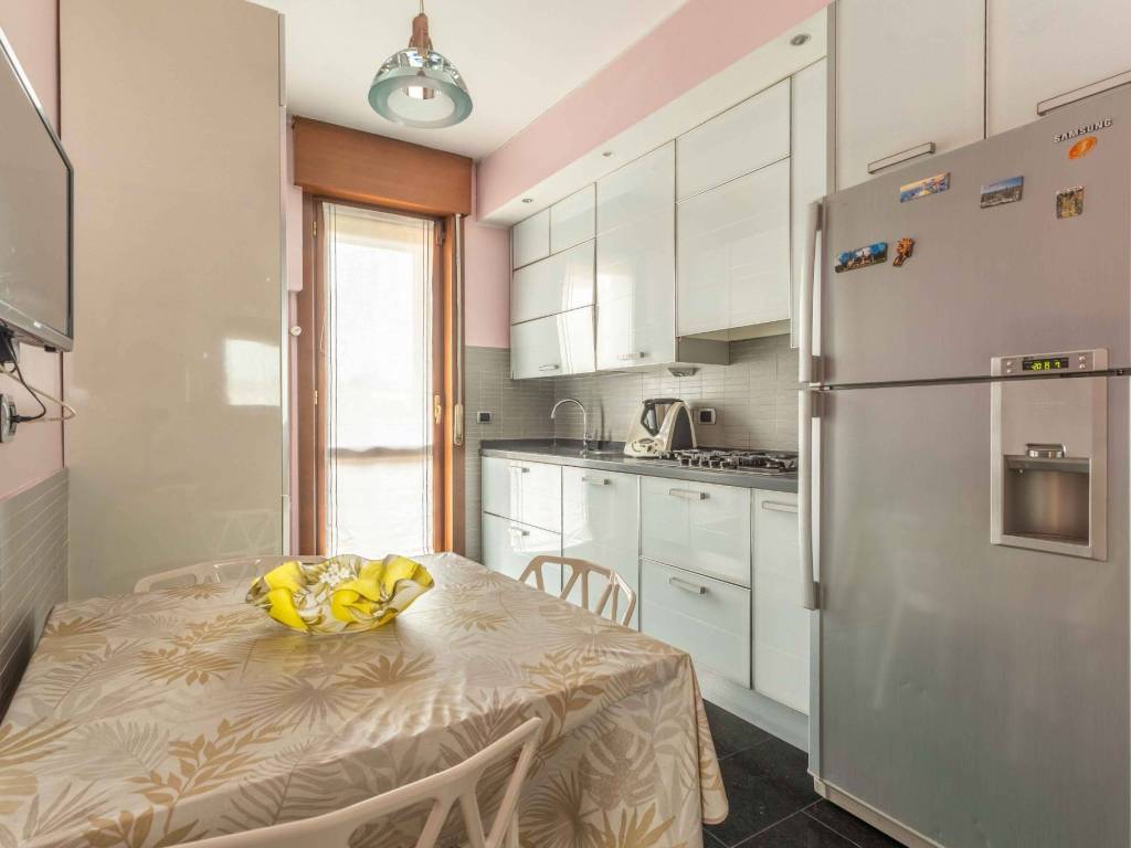 appartamento in vendita a Milano in zona Barona