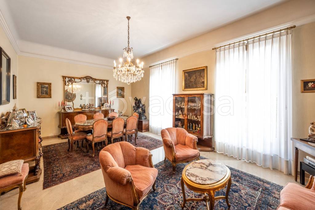 appartamento in vendita a Milano in zona Città Studi