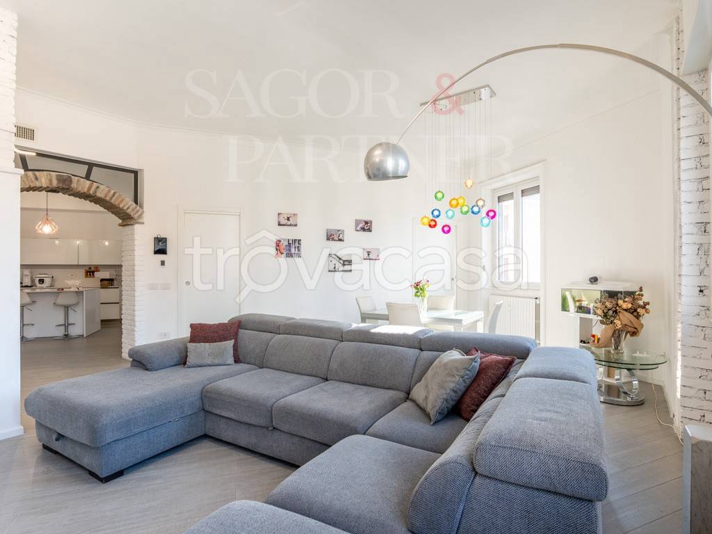 appartamento in vendita a Milano in zona Isola