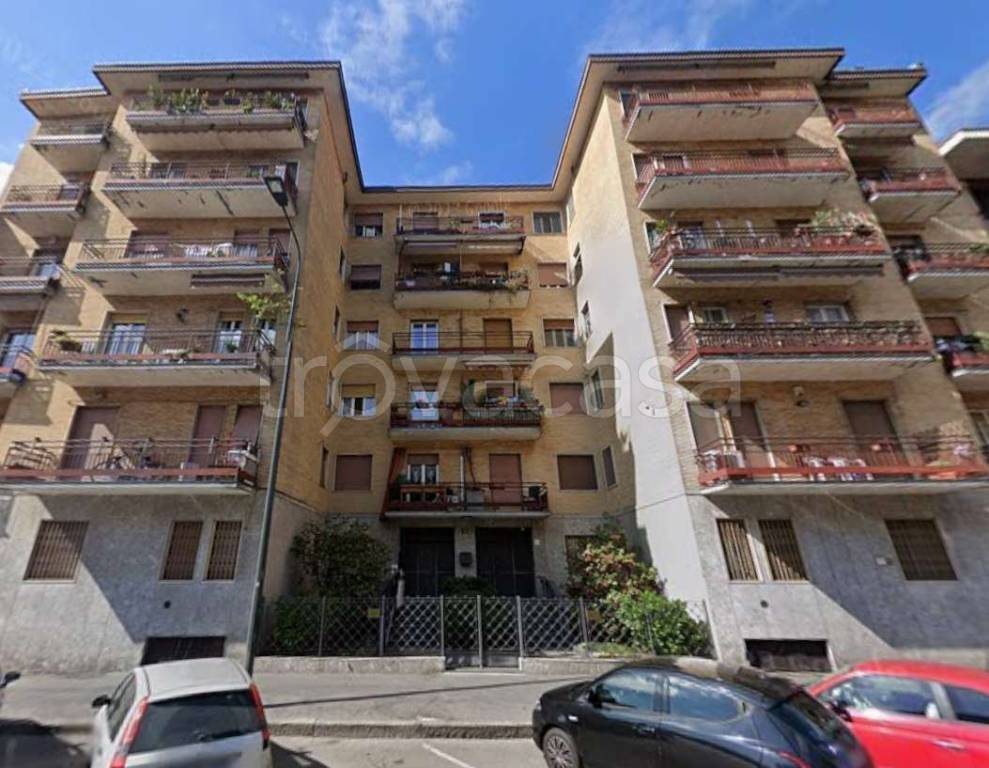 appartamento in vendita a Milano in zona Baggio