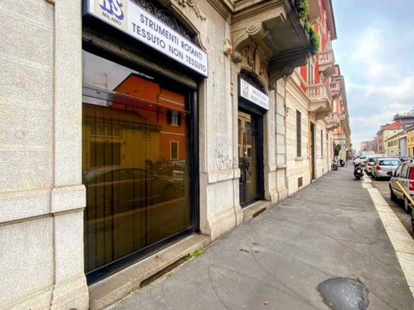 negozio in vendita a Milano in zona Solari