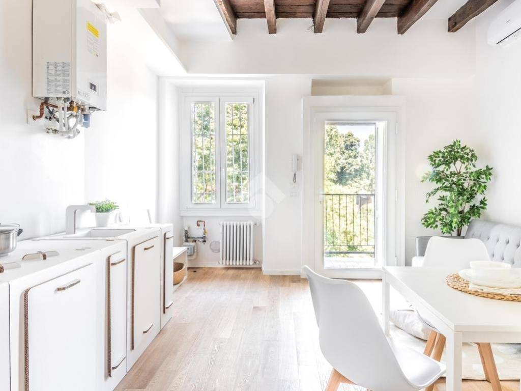 appartamento in vendita a Milano in zona Loreto