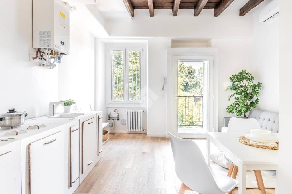 appartamento in vendita a Milano in zona Loreto