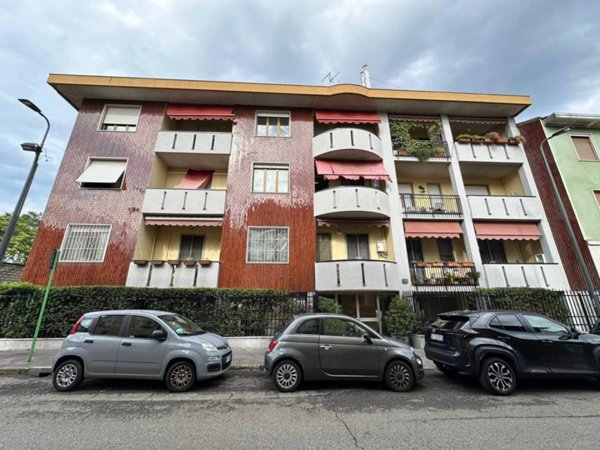 appartamento in vendita a Milano in zona Gorla