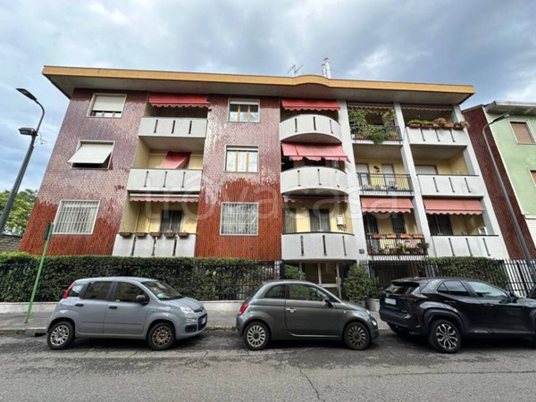 appartamento in vendita a Milano in zona Gorla