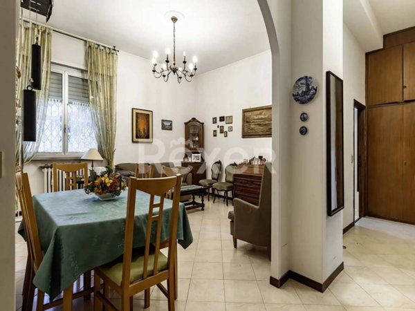 appartamento in vendita a Milano in zona Lorenteggio