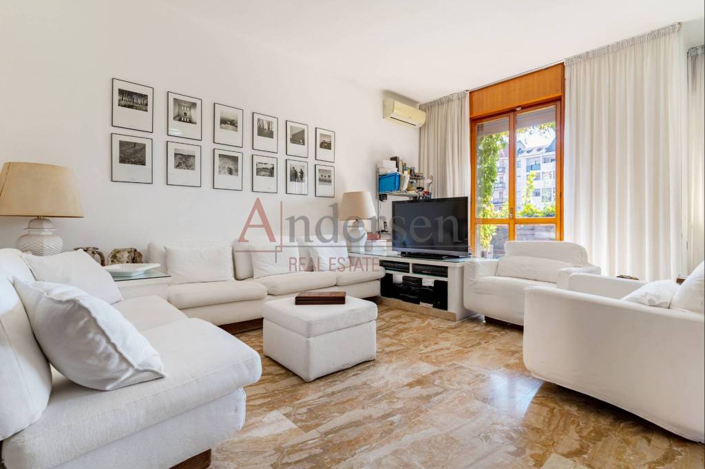 appartamento in vendita a Milano in zona Città Studi