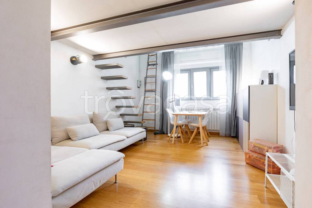 appartamento in vendita a Milano in zona Vigentino