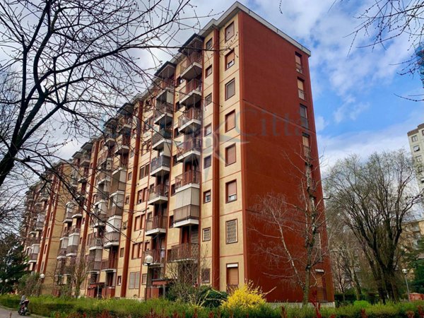 appartamento in vendita a Milano in zona Trenno