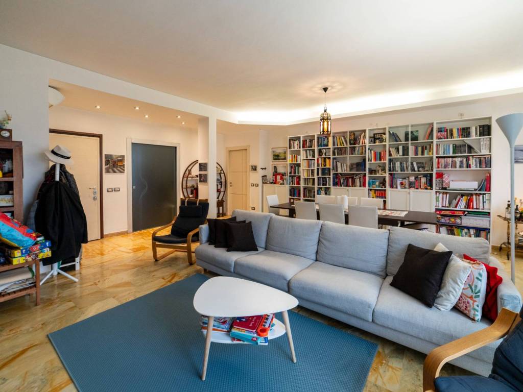 appartamento in vendita a Milano in zona Casoretto