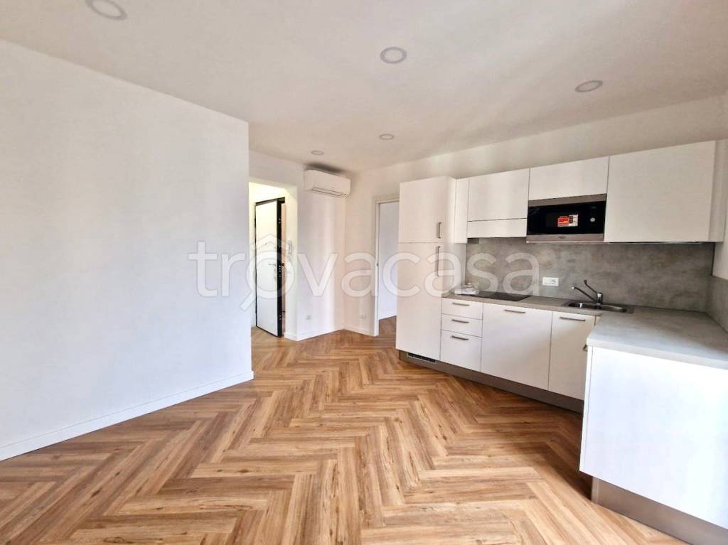 appartamento in vendita a Milano in zona Famagosta
