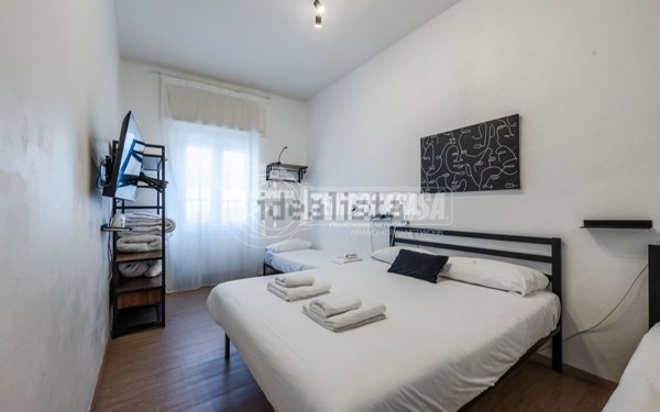 appartamento in vendita a Milano in zona Lorenteggio