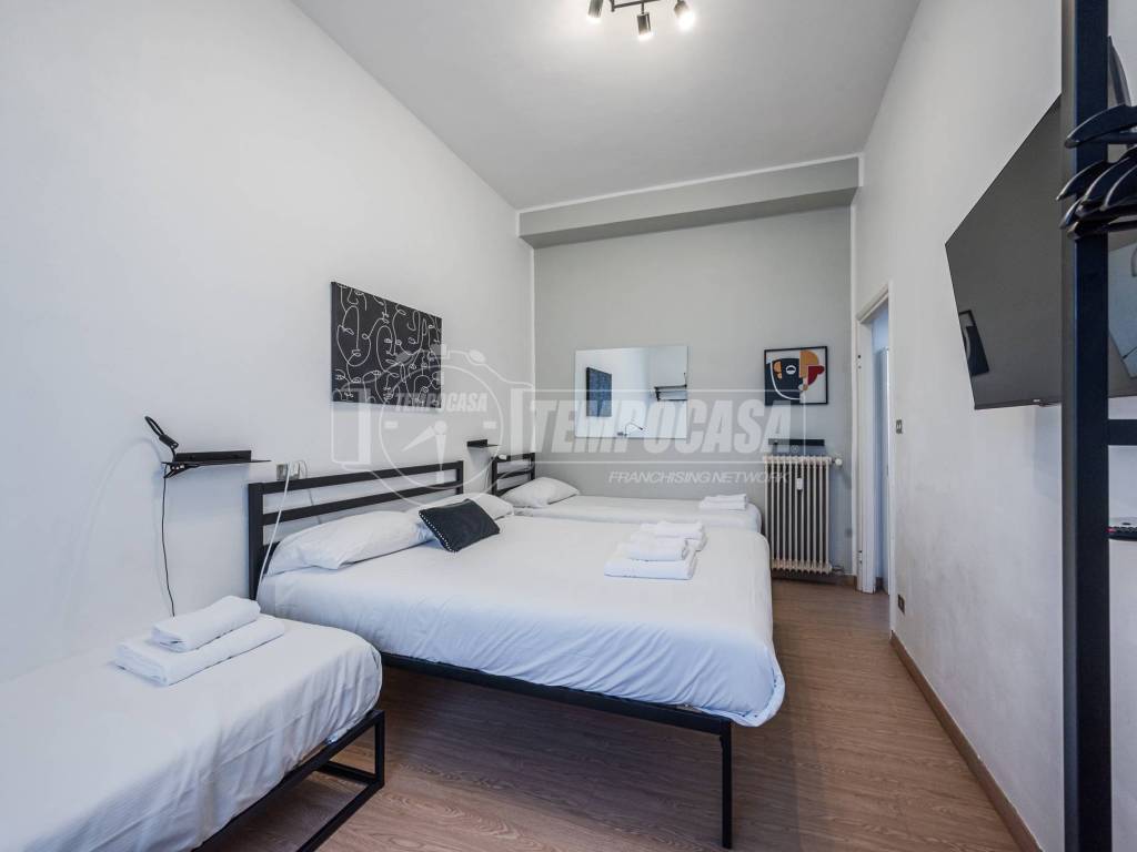 appartamento in vendita a Milano in zona Lorenteggio