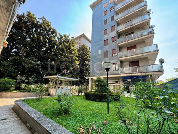 appartamento in vendita a Milano in zona Piazzale Lodi