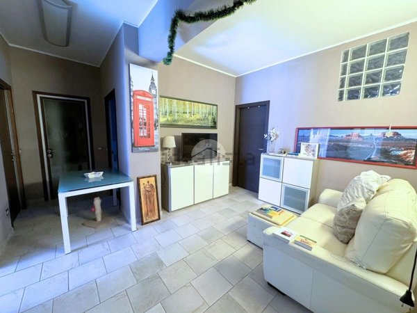 appartamento in vendita a Milano in zona Lorenteggio