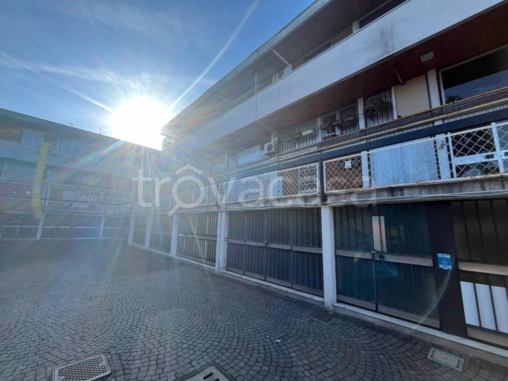 locale commerciale in vendita a Milano