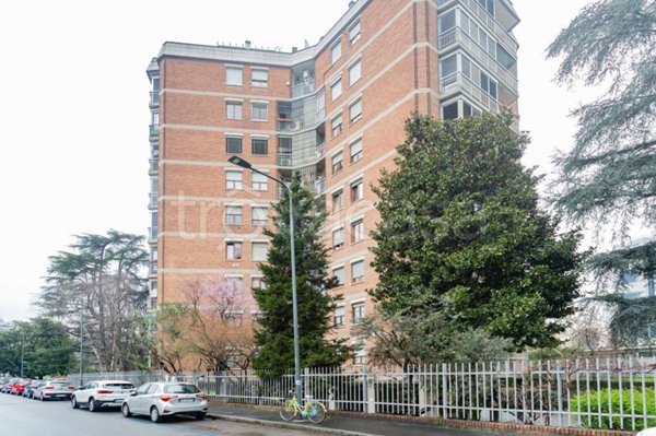 appartamento in vendita a Milano in zona QT8