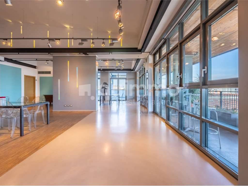 ufficio in vendita a Milano in zona Vigentino