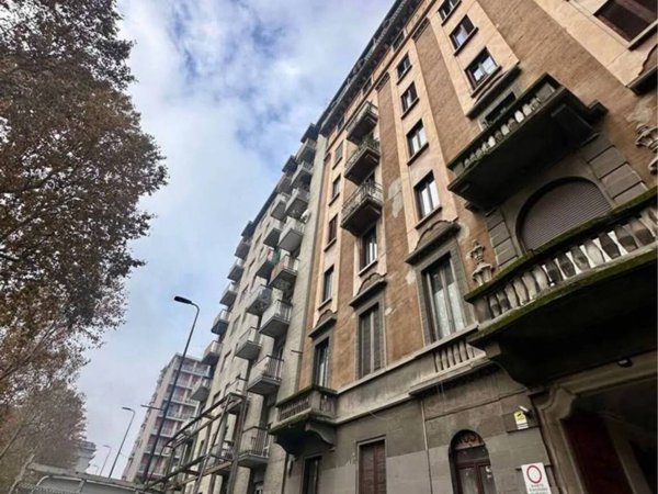 appartamento in vendita a Milano in zona Bocconi