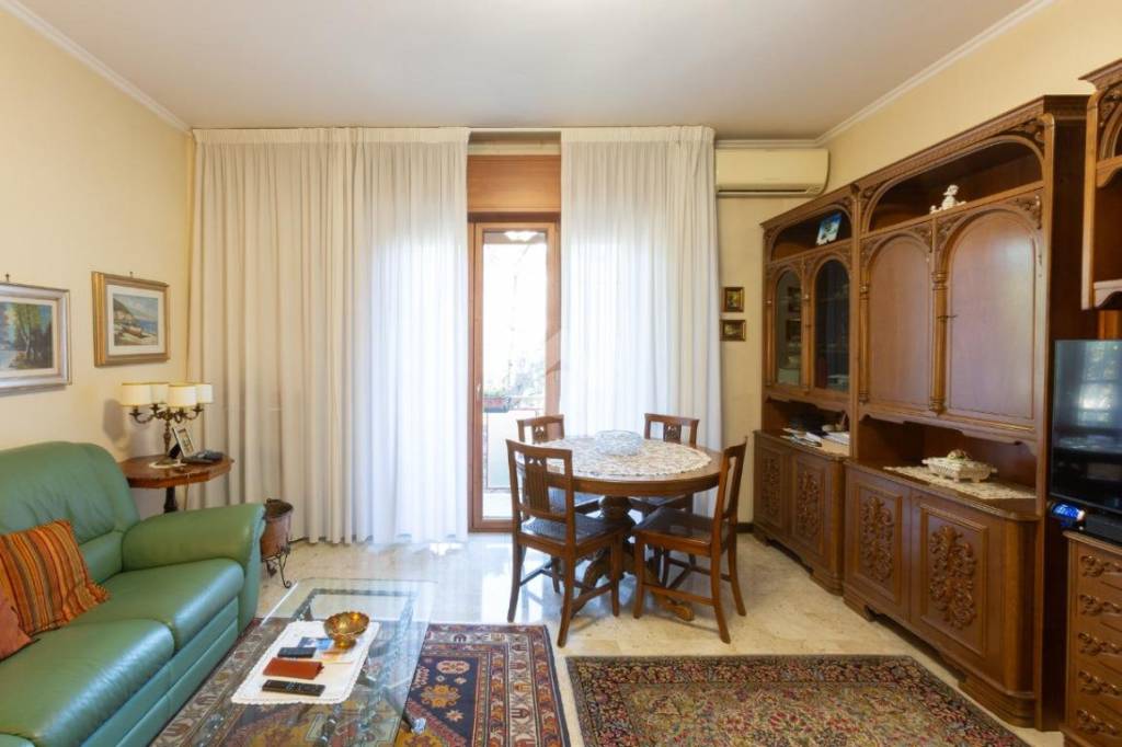appartamento in vendita a Milano in zona Niguarda