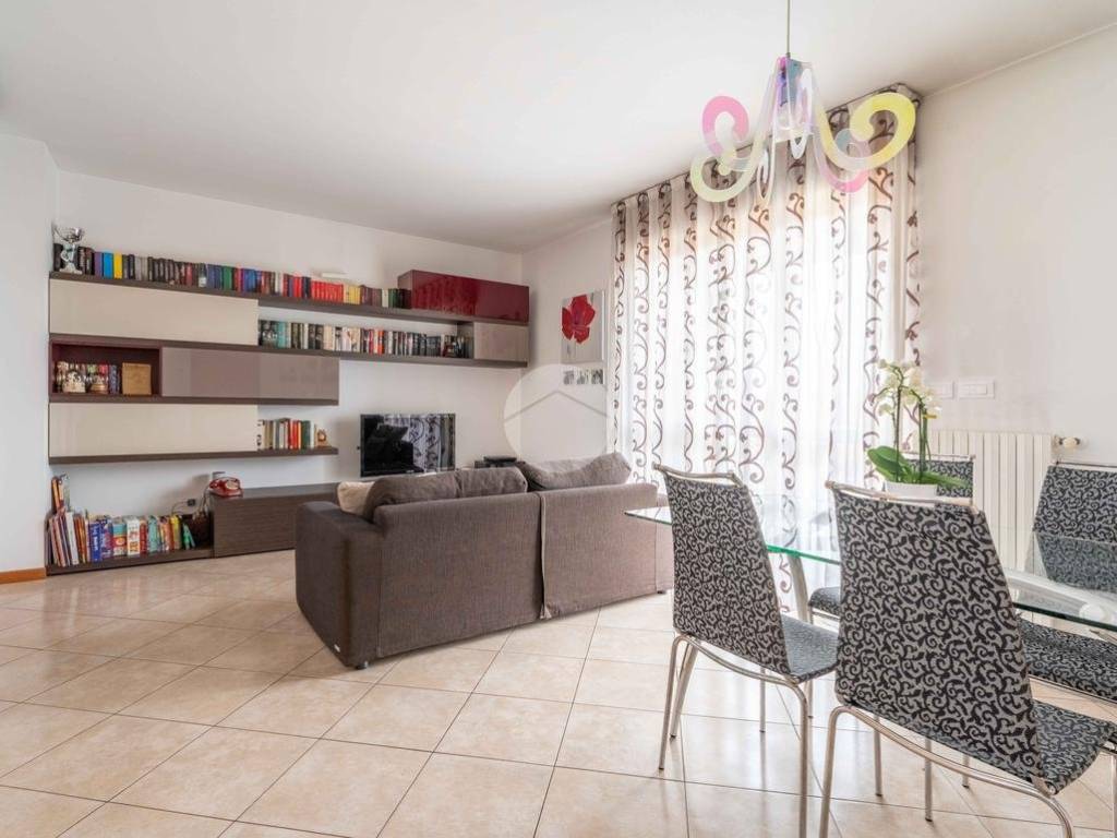 appartamento in vendita a Milano in zona Barona