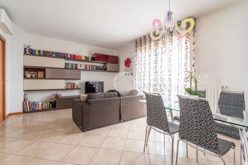 appartamento in vendita a Milano in zona Famagosta
