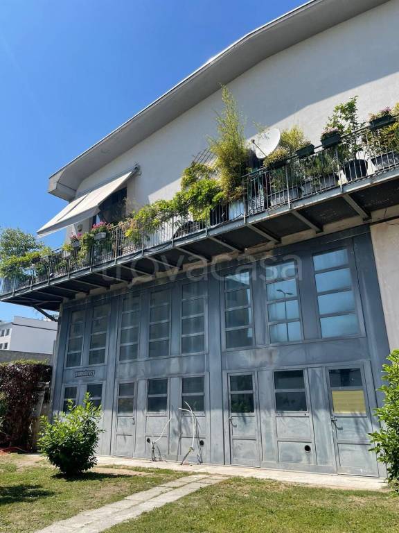 appartamento in vendita a Milano in zona Bovisa