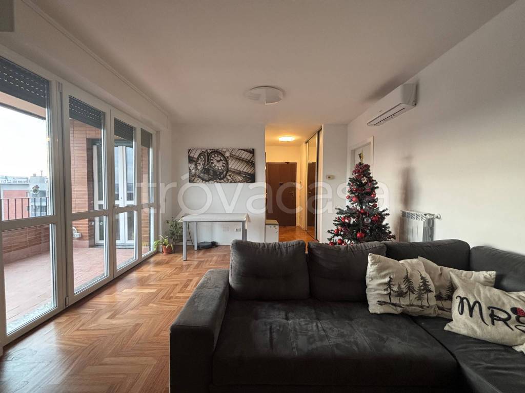 appartamento in vendita a Milano in zona Famagosta