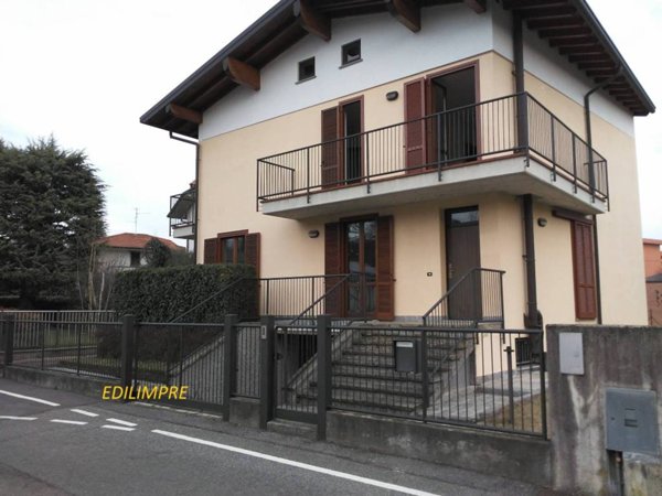 casa indipendente in vendita a Milano in zona Guastalla