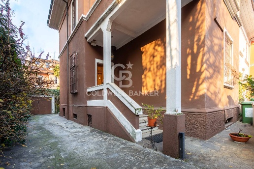 casa indipendente in vendita a Milano in zona Città Studi
