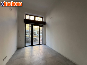 locale commerciale in vendita a Milano in zona Città Studi