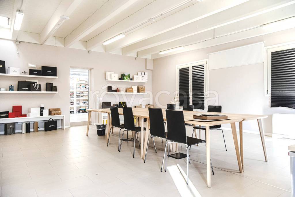 loft in vendita a Milano in zona Cascina dei Pomi