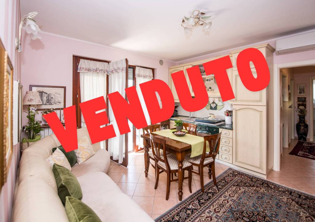 appartamento in vendita a Milano in zona Rogoredo
