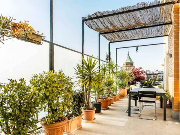 appartamento in vendita a Milano in zona Isola