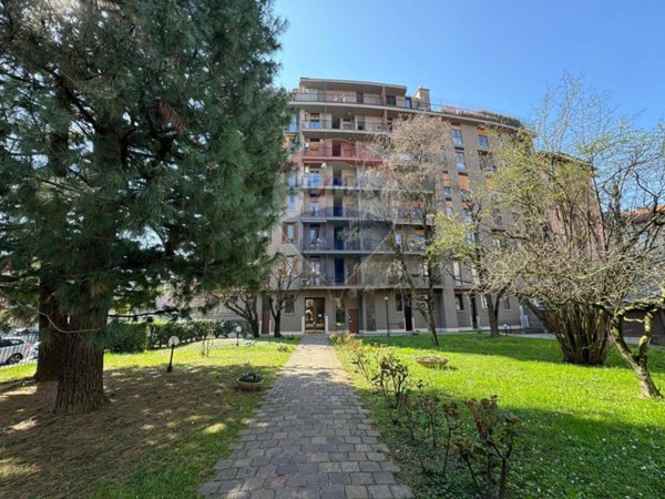 appartamento in vendita a Milano in zona Corvetto