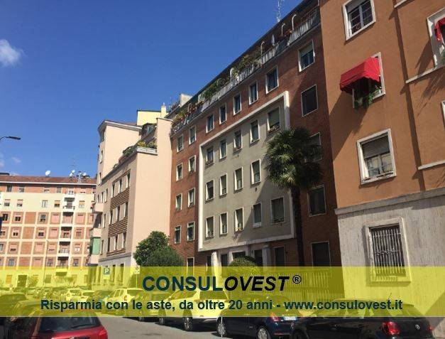 appartamento in vendita a Milano in zona Corvetto