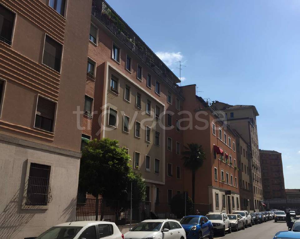 appartamento in vendita a Milano in zona Corvetto