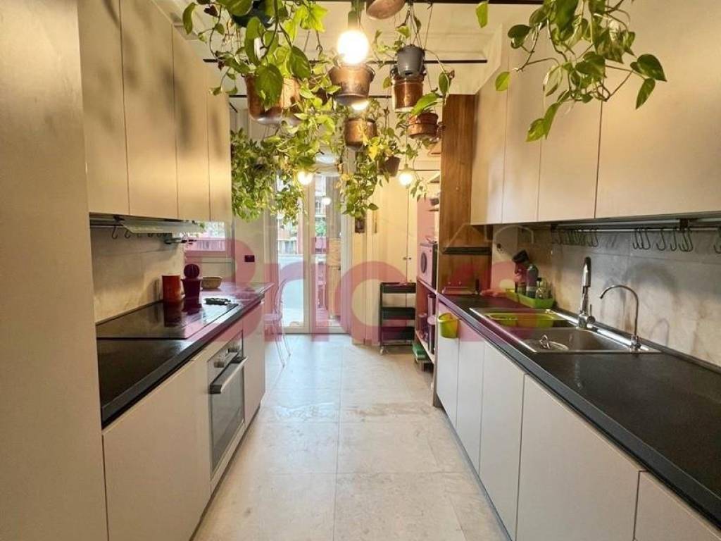 appartamento in vendita a Milano in zona Vigentino