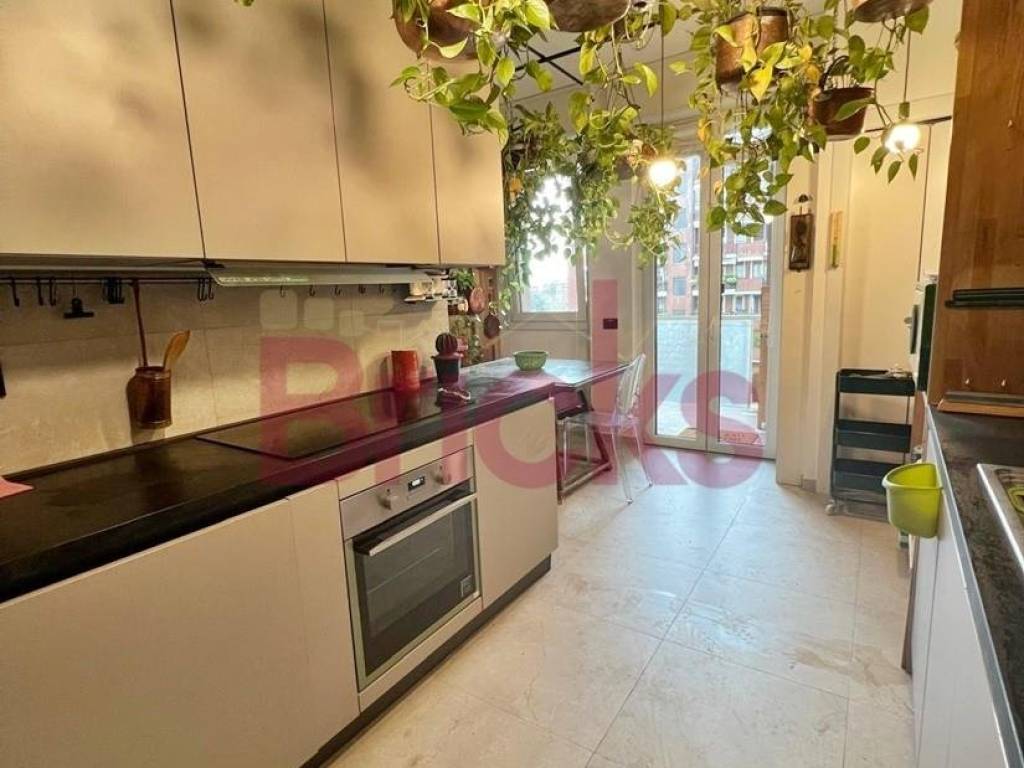 appartamento in vendita a Milano in zona Vigentino