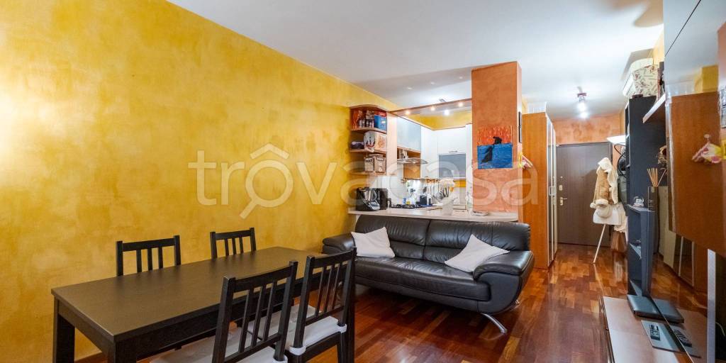 appartamento in vendita a Milano in zona Gallaratese