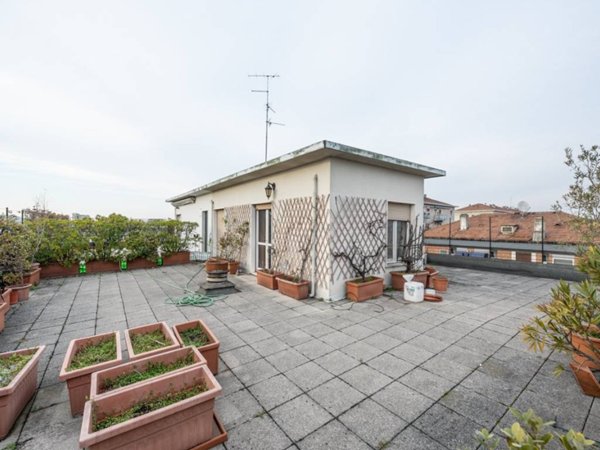 appartamento in vendita a Milano in zona Rottole