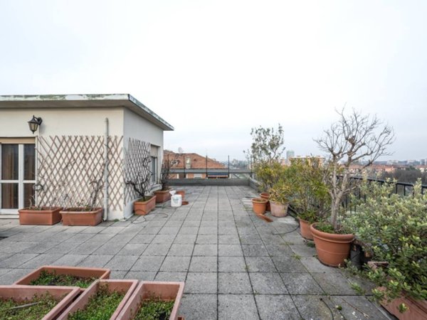 appartamento in vendita a Milano in zona Rottole