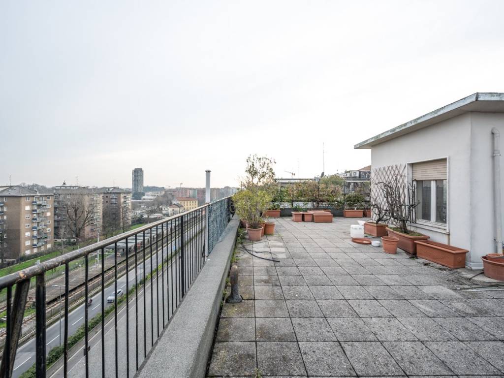 appartamento in vendita a Milano in zona Rottole