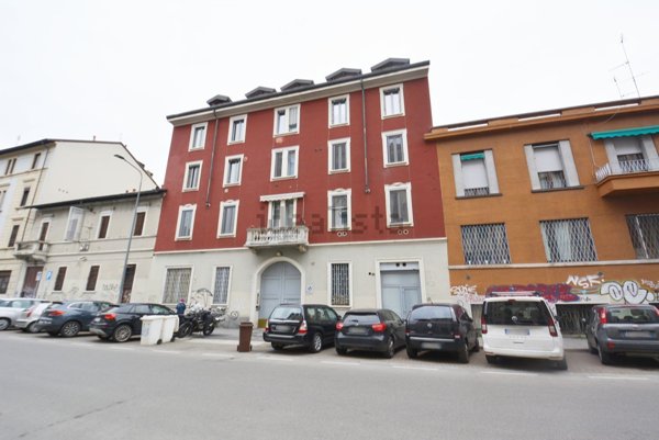 appartamento in vendita a Milano in zona Porta Genova