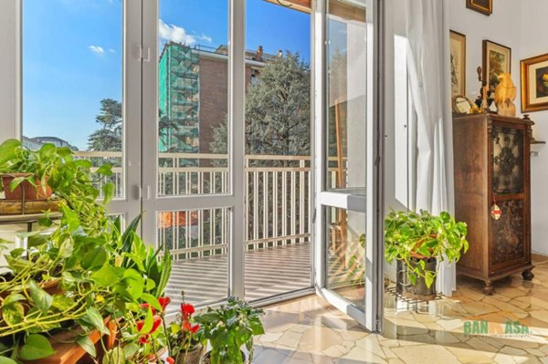 appartamento in vendita a Milano in zona Isola
